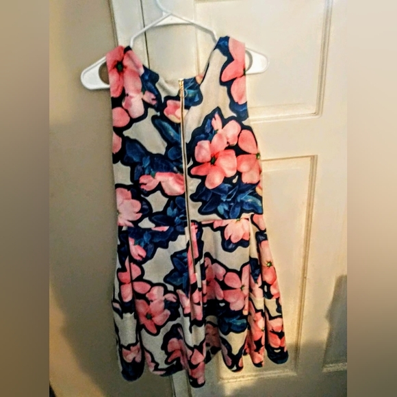 Woman's floral summer dress - Picture 2 of 2